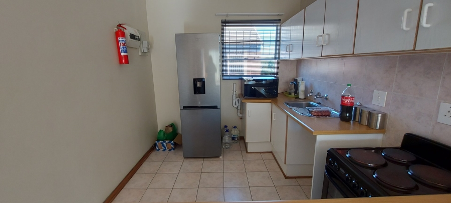 2 Bedroom Property for Sale in Langenhovenpark Free State